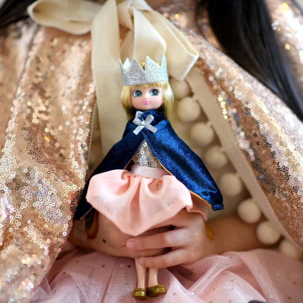 Lottie doll queen of the castle